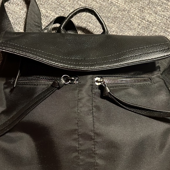 NWOT BOTKIER NEW YORK Trigger Backpack - Picture 5 of 10